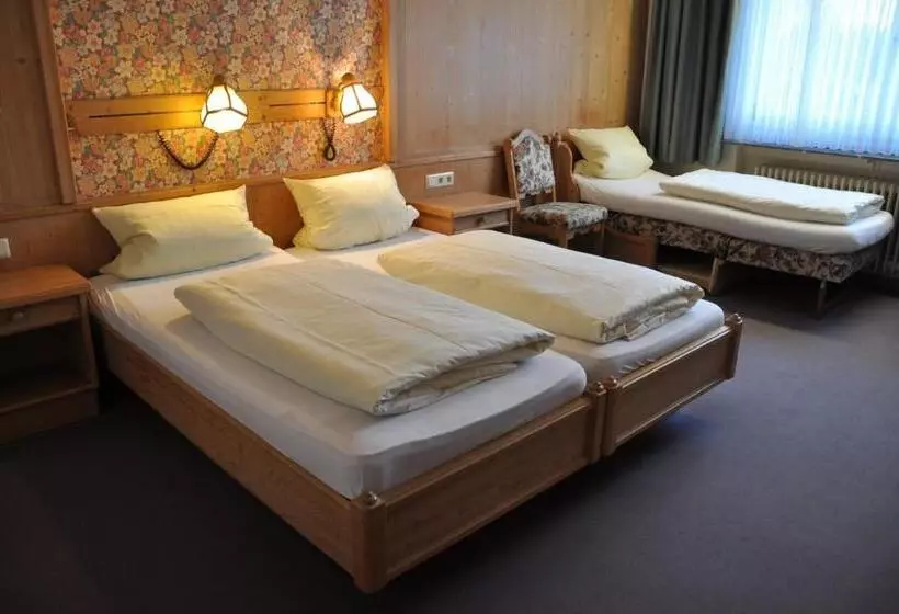 スタンダードトリプルルーム, Bürgerhof