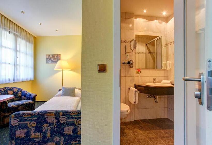 标准间, Elbinsel Free Parking