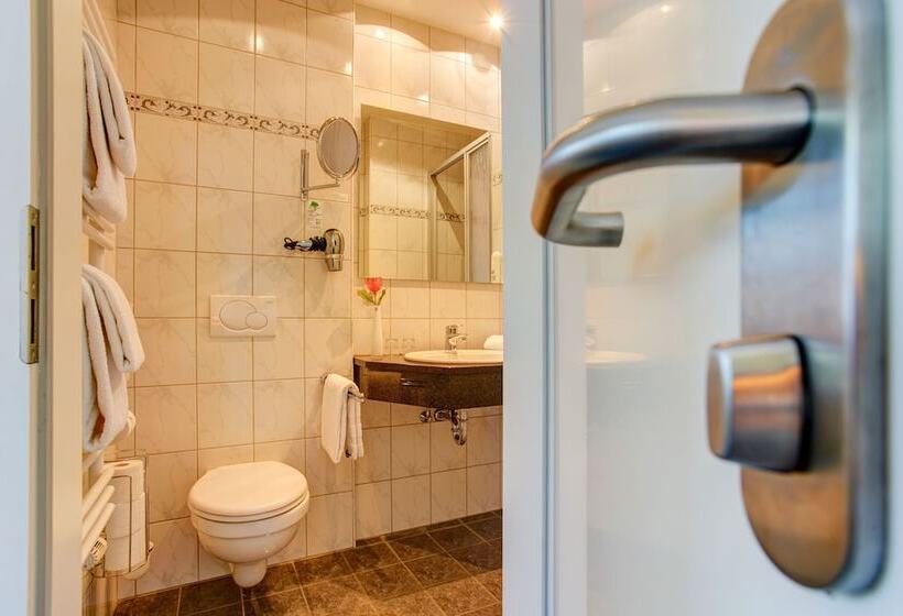 标准间, Elbinsel Free Parking