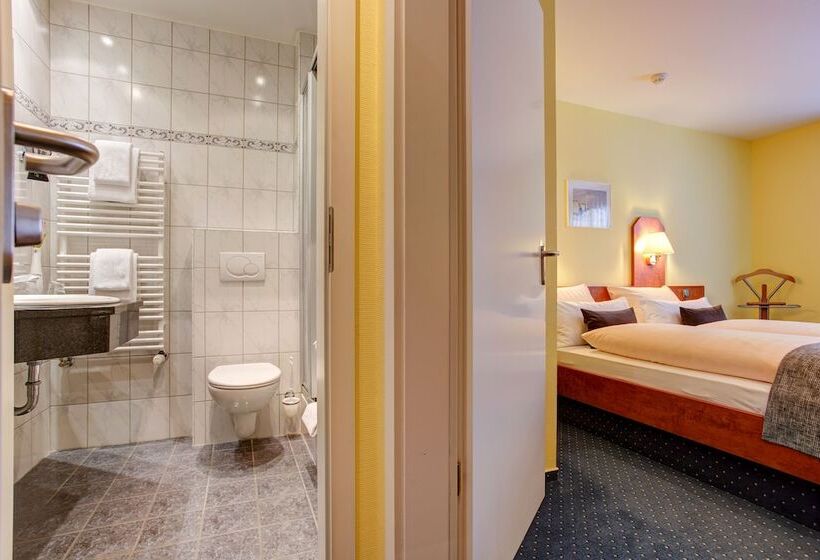 标准间, Elbinsel Free Parking