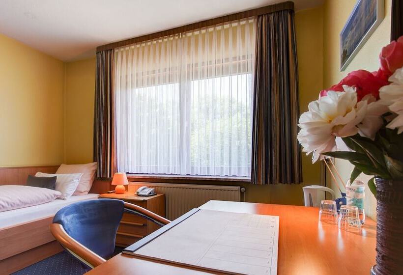 高级单人间, Elbinsel Free Parking