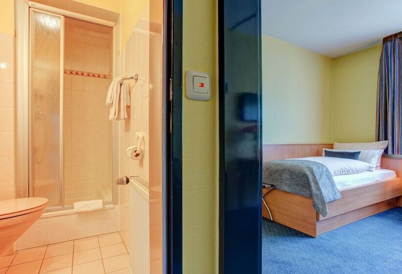 高级单人间, Elbinsel Free Parking