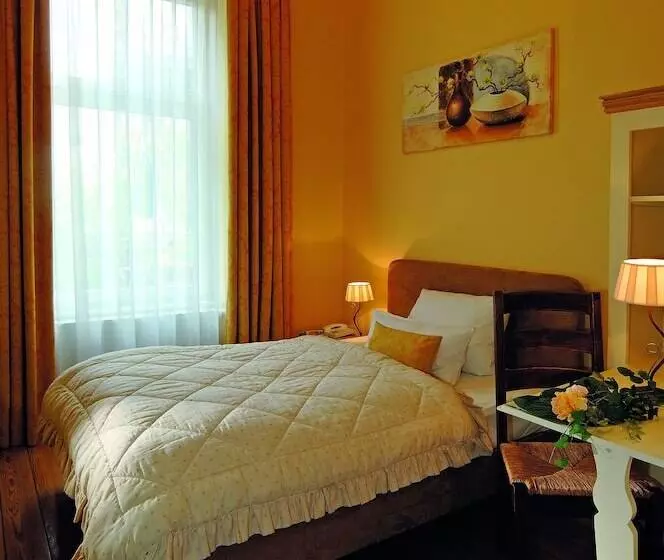 اتاق استاندارد یک نفره, Mare