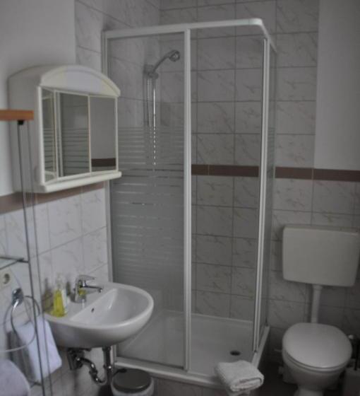 이코노미 룸, Neuzeit