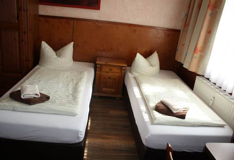 四人标准间, Pension Unicat