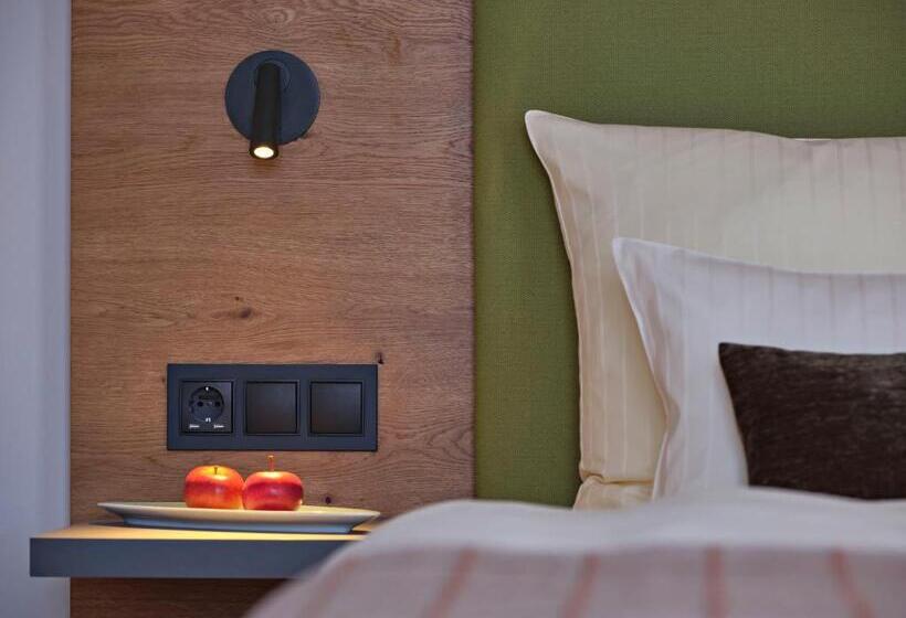 חדר סטנדרט, Restaurant Burgklause