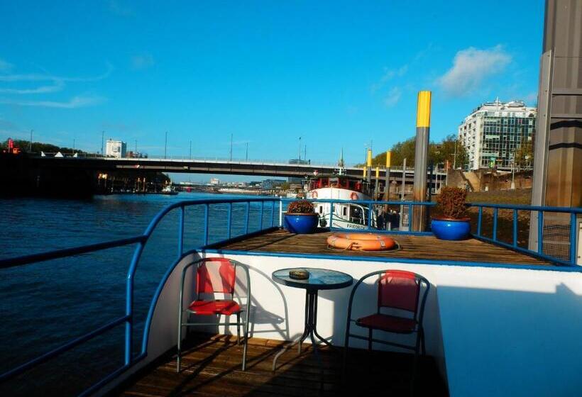 سوییت سوپریور, Schiff Perle Bremen