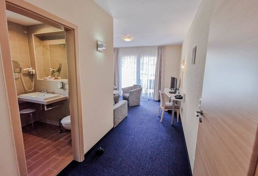 테라스 주니어 스위트, Wald