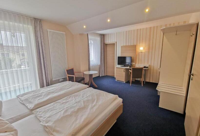 Comfort room with balcony, Wald