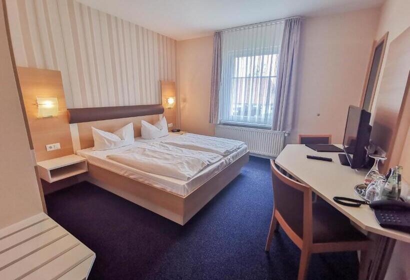 이코노미 룸, Wald