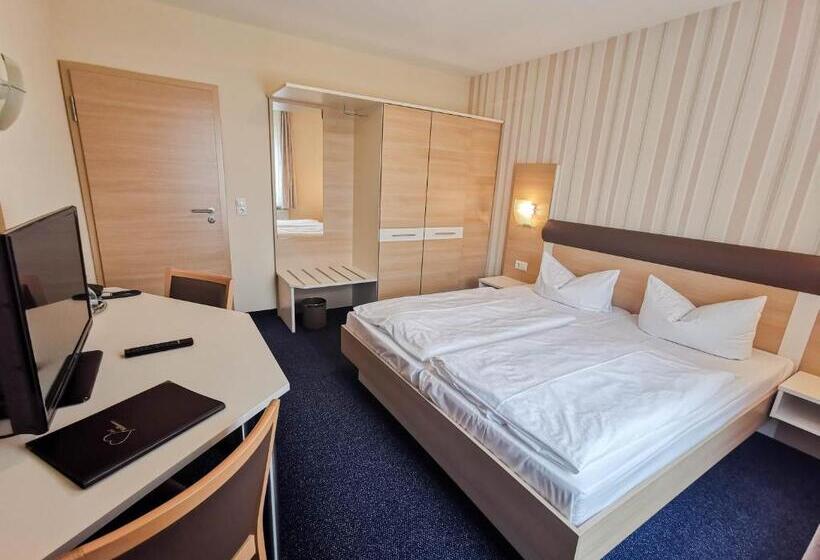 이코노미 룸, Wald