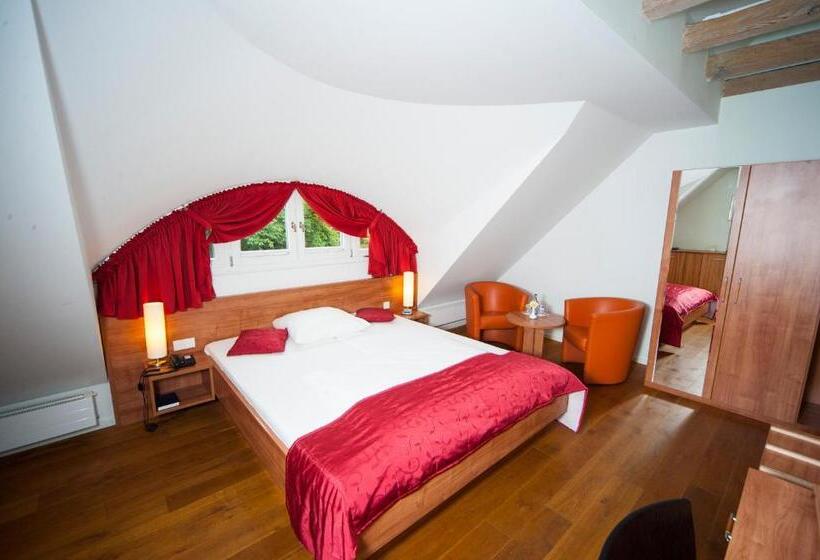 חדר קומפורט, Zum Hofmaler