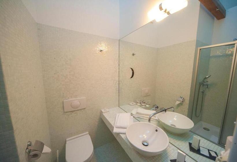 חדר קומפורט, Zum Hofmaler