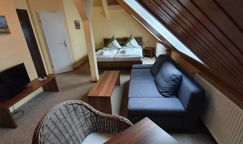 エコノミールーム, Restaurant & Hotel Olive