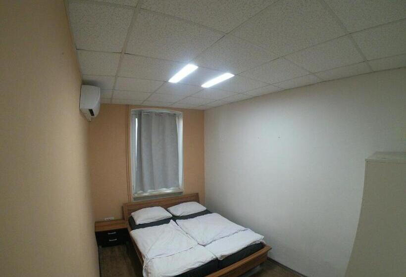 اتاق استاندارد با سرویس بهداشتی مشترک, Hostel Histria Koper
