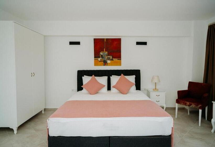 Deluxerum King Size Säng, Ali Baba Ciftligi Alacati