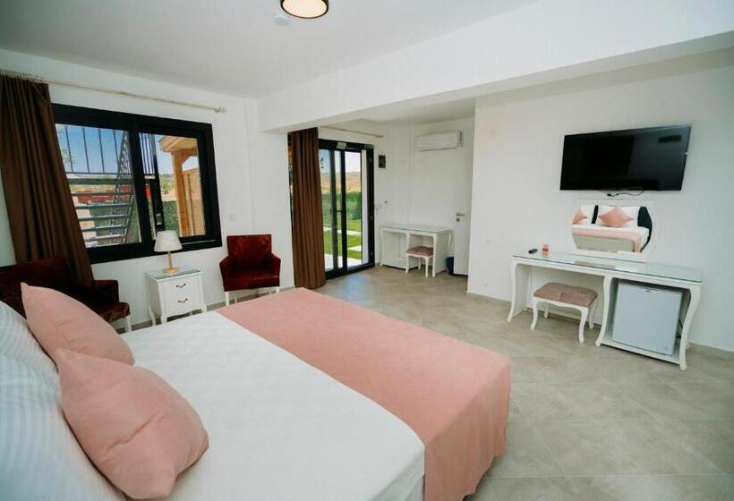 Deluxerum King Size Säng, Ali Baba Ciftligi Alacati