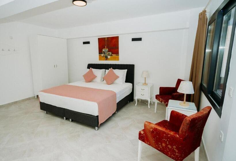 Deluxerum King Size Säng, Ali Baba Ciftligi Alacati