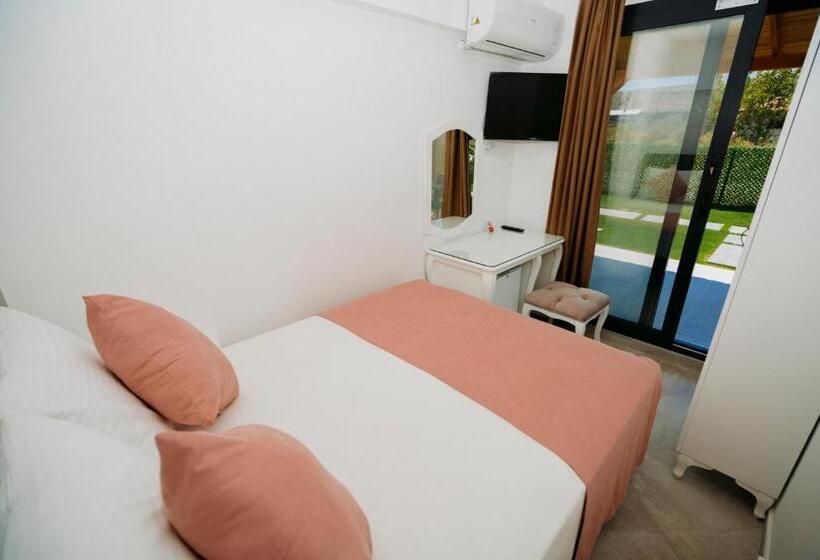 Basic Rum, Ali Baba Ciftligi Alacati