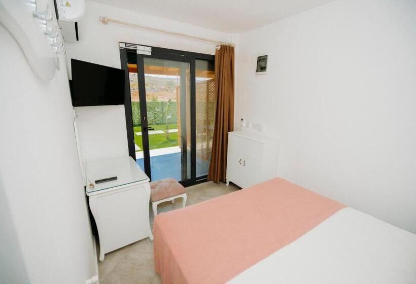 Deluxe Rum, Ali Baba Ciftligi Alacati