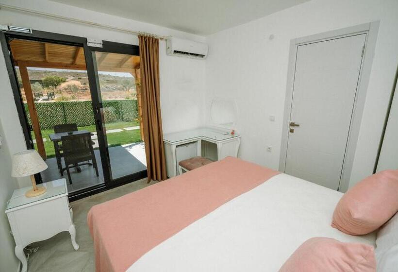 Deluxe Rum, Ali Baba Ciftligi Alacati