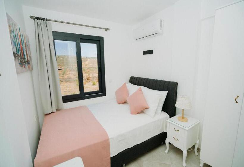 Deluxe Rum, Ali Baba Ciftligi Alacati