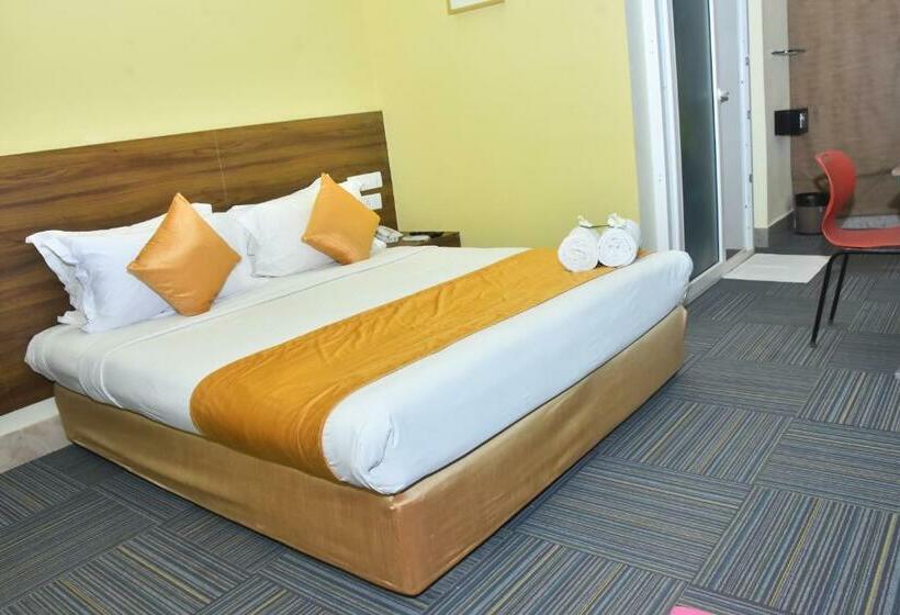 Quarto Estandar, Justa Sarang Rameshwaram