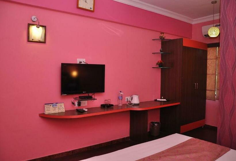 Quarto Estandar, Justa Sarang Rameshwaram