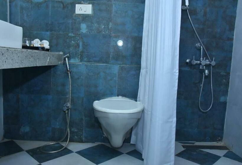 Quarto Estandar, Justa Sarang Rameshwaram