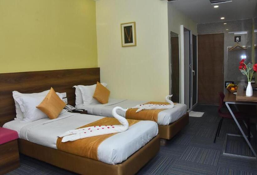 Quarto Estandar, Justa Sarang Rameshwaram