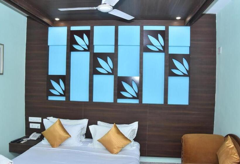 Quarto Estandar, Justa Sarang Rameshwaram