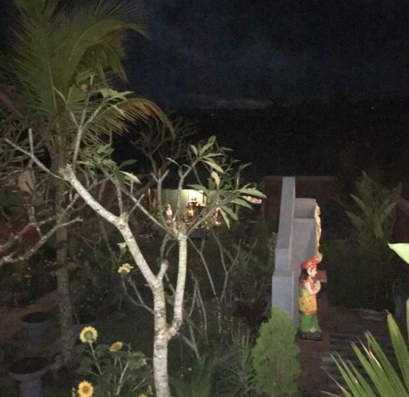 标准房带园景, Gumibali Villa