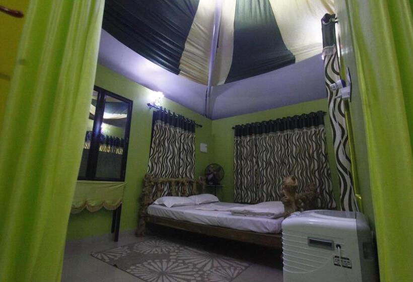 패밀리 룸, Pugmarks Jungle Lodge