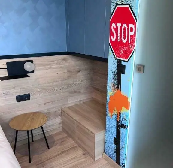 スタンダードルーム, Jam Panzió