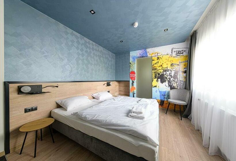 标准间, Jam Panzió