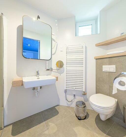 标准间, Jam Panzió