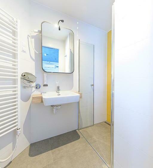 标准间, Jam Panzió