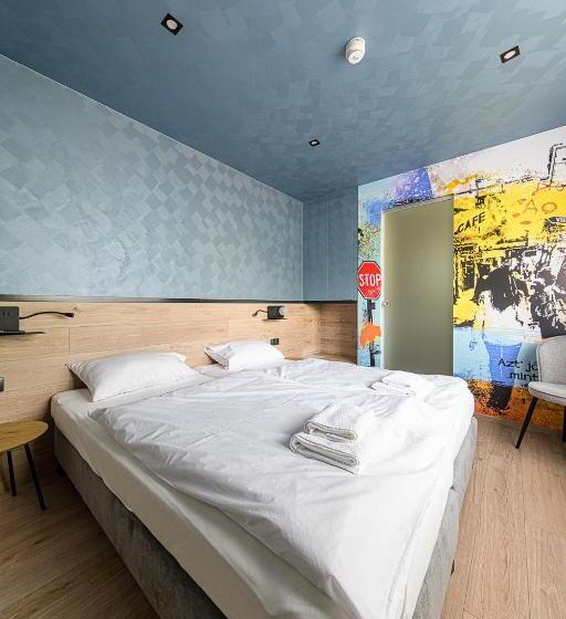 标准间, Jam Panzió