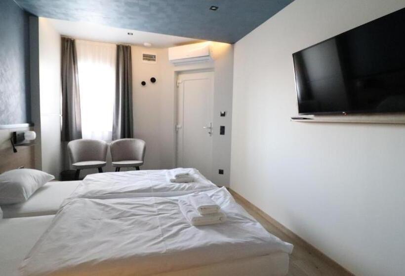 标准间, Jam Panzió