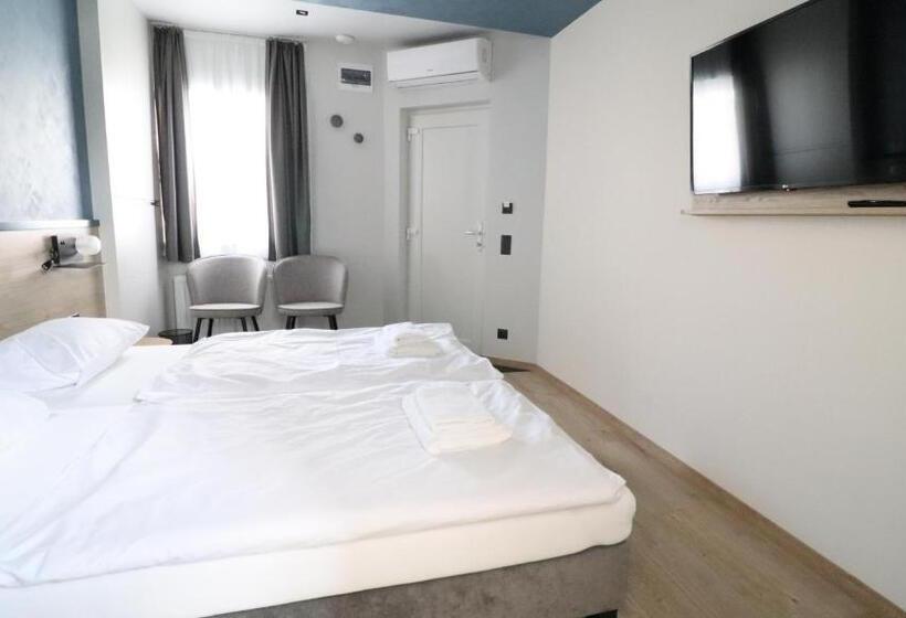 标准间, Jam Panzió