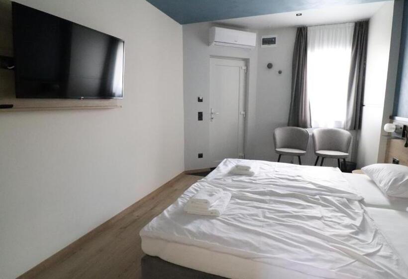 标准间, Jam Panzió