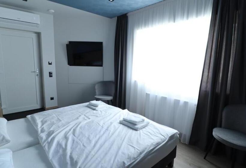 标准间, Jam Panzió