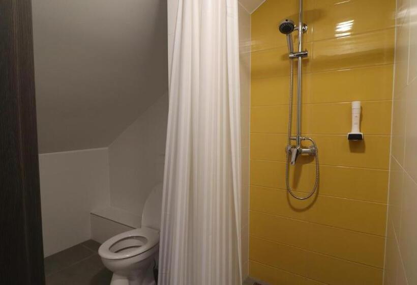 标准间, Jam Panzió