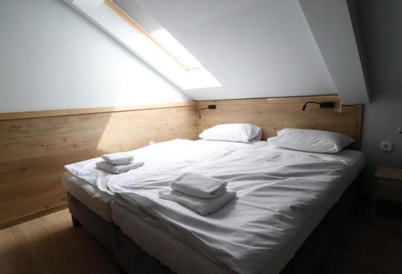 标准间, Jam Panzió