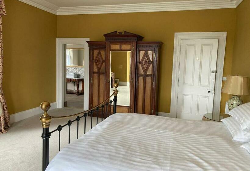 带大床的标准间, Inver