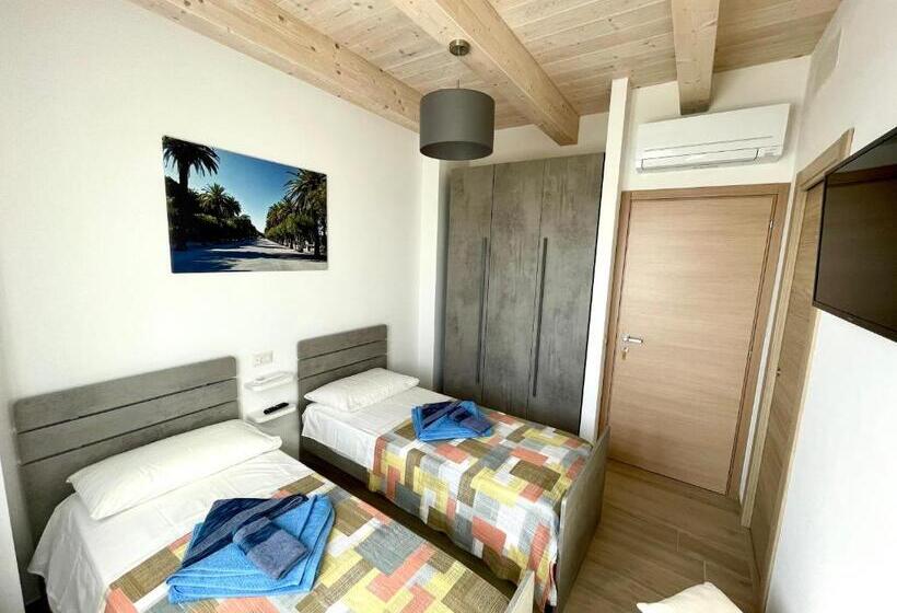 スタンダード4人部屋, Palm House