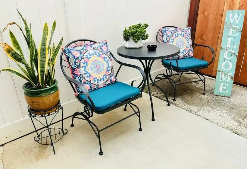 スタンダードルーム, Spacious Studio With Private Entry