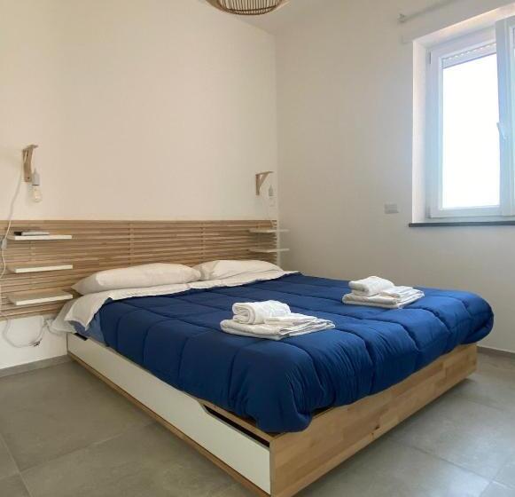 Семейный Номер, Teresa Madre