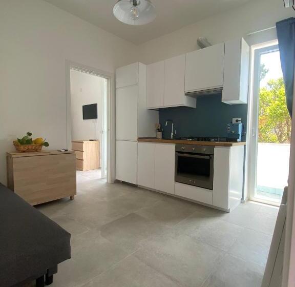 Семейный Номер, Teresa Madre