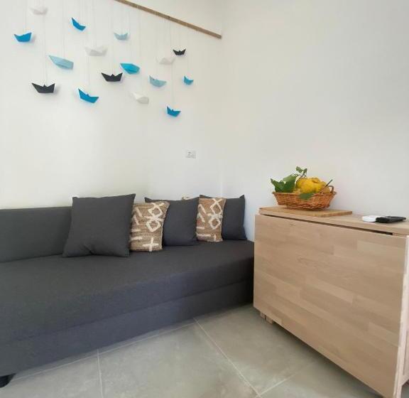 Семейный Номер, Teresa Madre